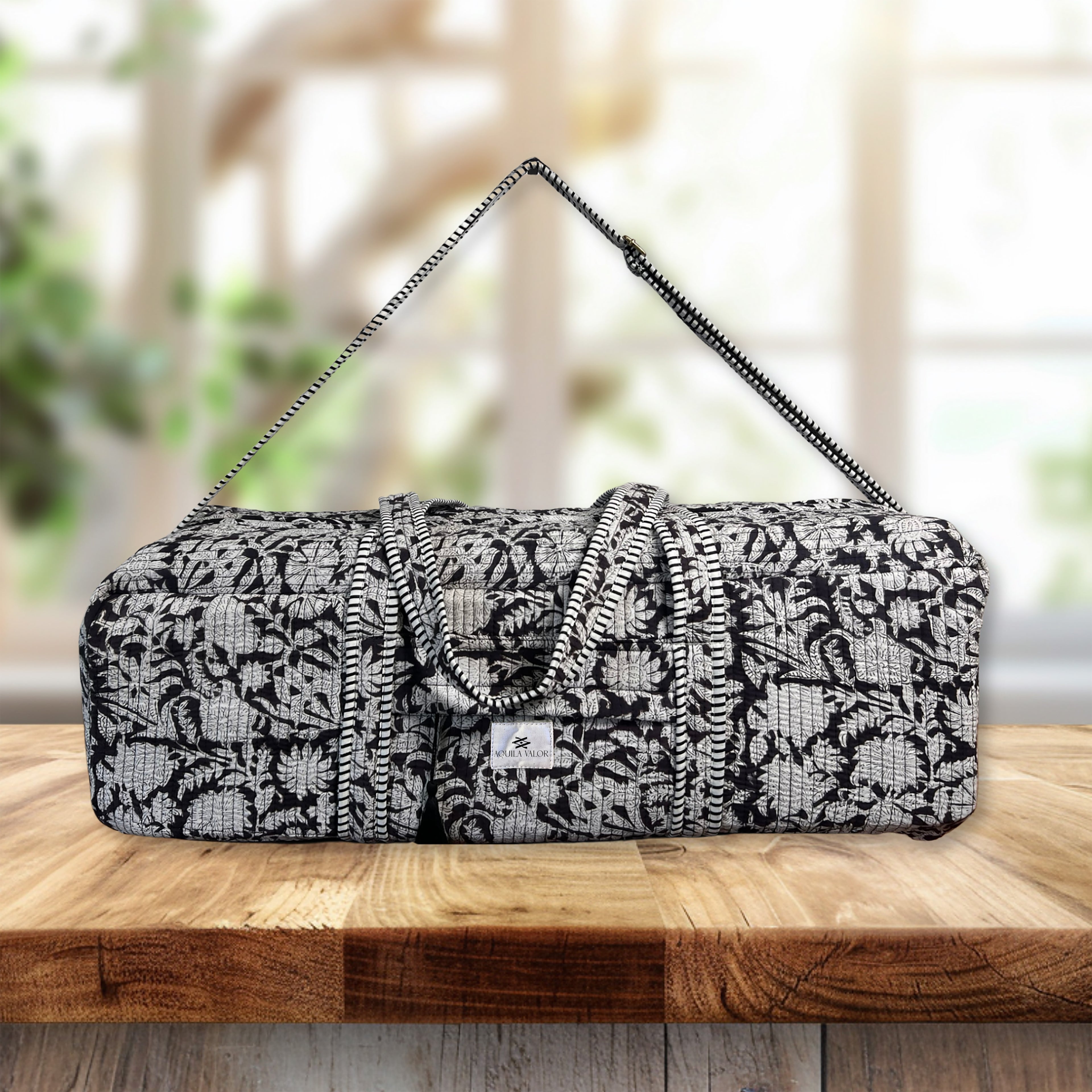Charcoal Bloom - Your mindful Companion