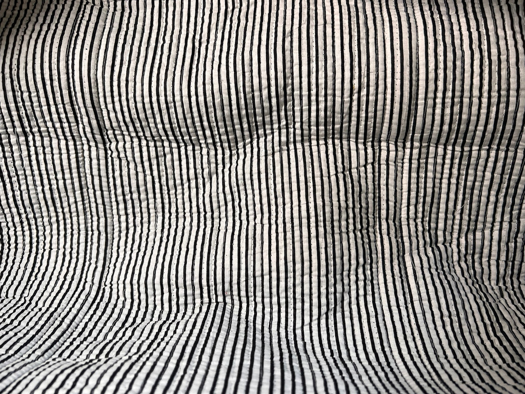 Charcoal Bloom - Your mindful Companion